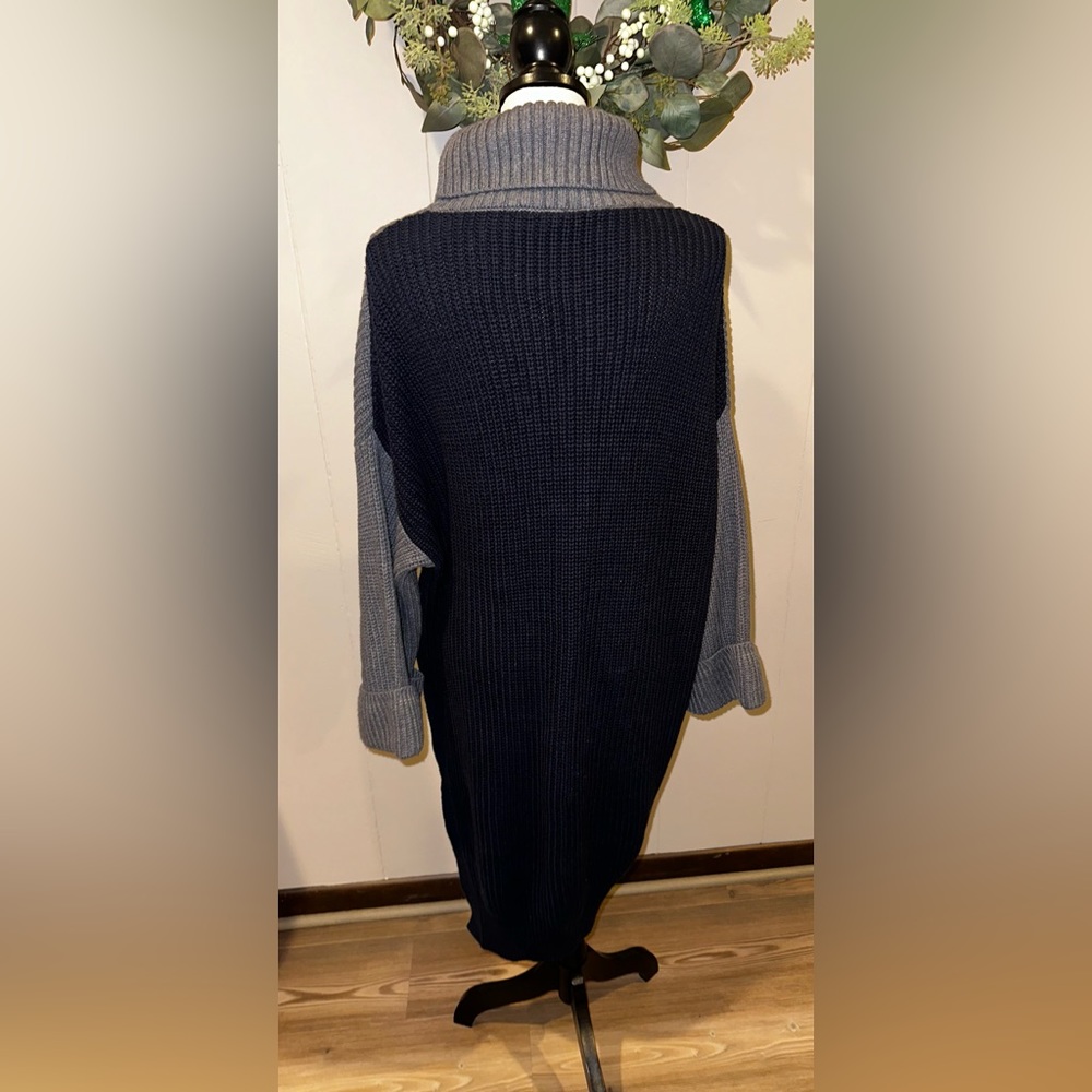 MOTH by Anthropologie Long Tunic Turtleneck Sweater- Size Large - Picture 5 of 9